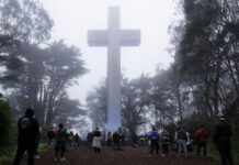 MUST SEE These Powerful Photos Prove Faith Is Undefeated by the Pandemic: The Church of Jesus Is Not a Building Photos Prove Faith Is Undefeated by the Pandemic: The Church of Jesus Is Not a Building