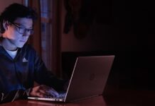 Should a Christian Girl Date a Guy Who Struggles With Porn?