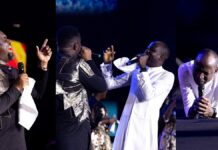Joe Mettle ‘Hallelujah’ Live ft. Dunsin Oyekan – The Experience Joe Mettle and Dunsin Oyekan performing 'Hallelujah' live at Royal House Chape